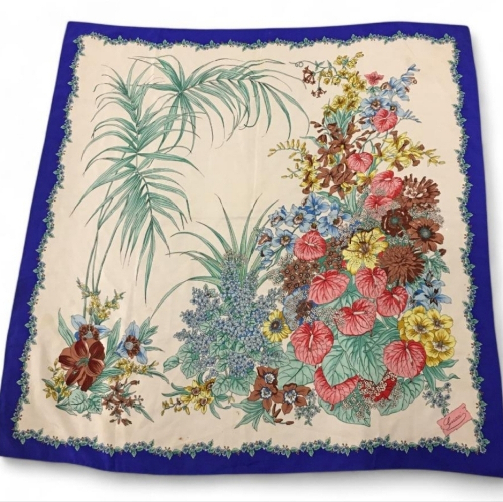 Vintage GUCCI Flora Flower Bouquet 100% Silk Italian Scarf, VITTORIO ACCORNERO - Picture 1 of 8